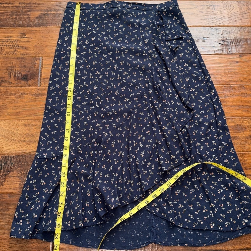 Madewell Navy Ruffle-Wrap Midi Ski Floral Skirt, size 4 - Picture 5 of 8